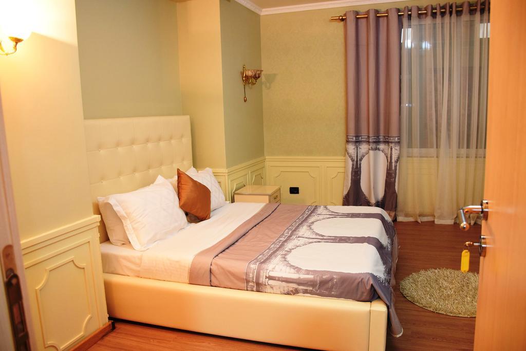 Hotel Eagle Tirana Buitenkant foto