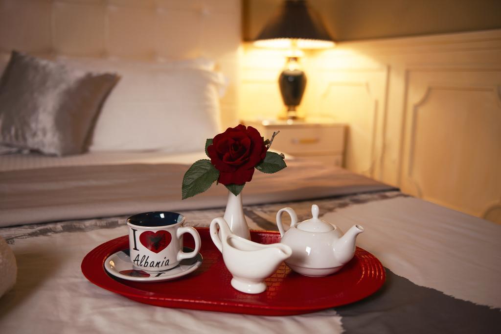 Hotel Eagle Tirana Buitenkant foto