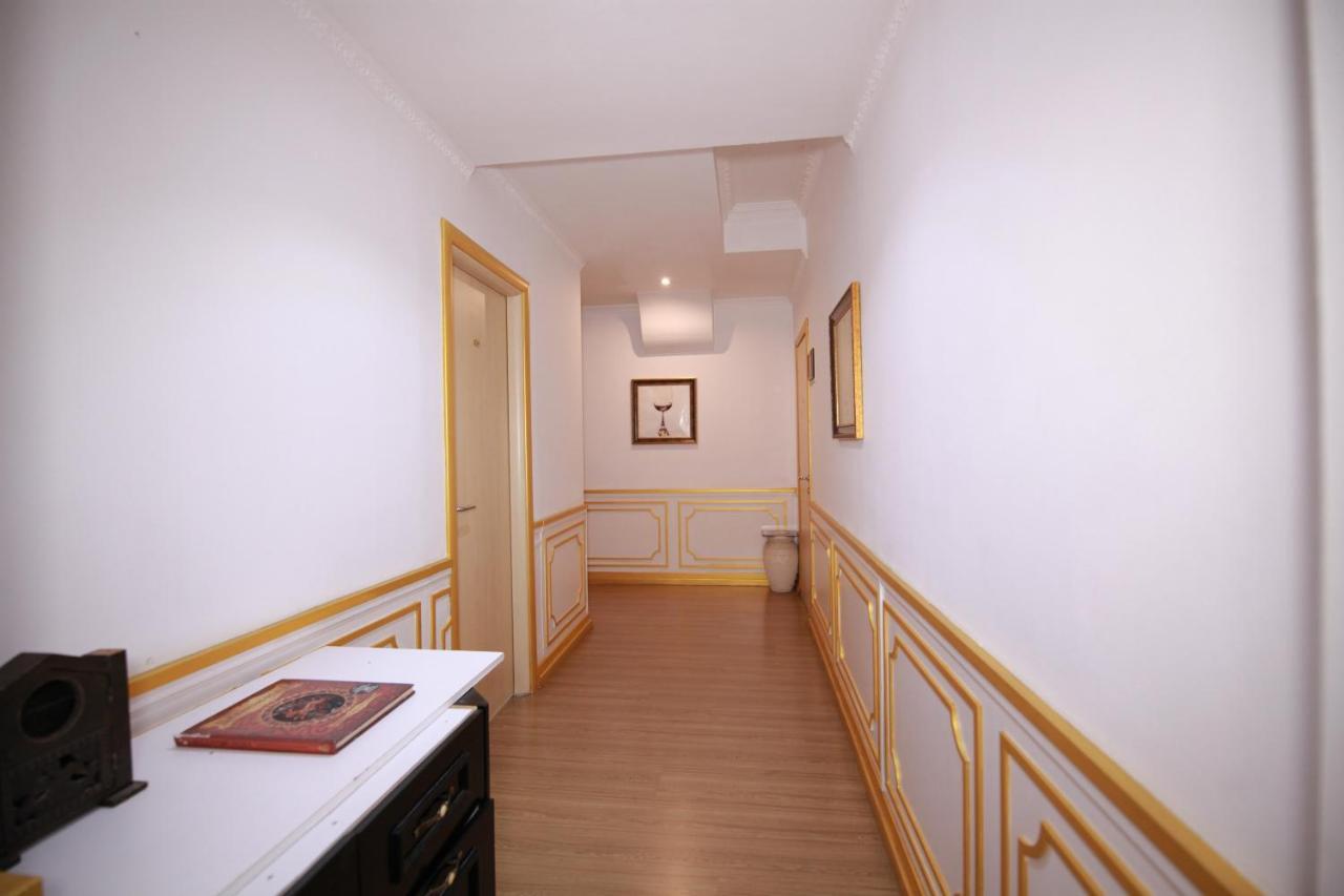 Hotel Eagle Tirana Buitenkant foto